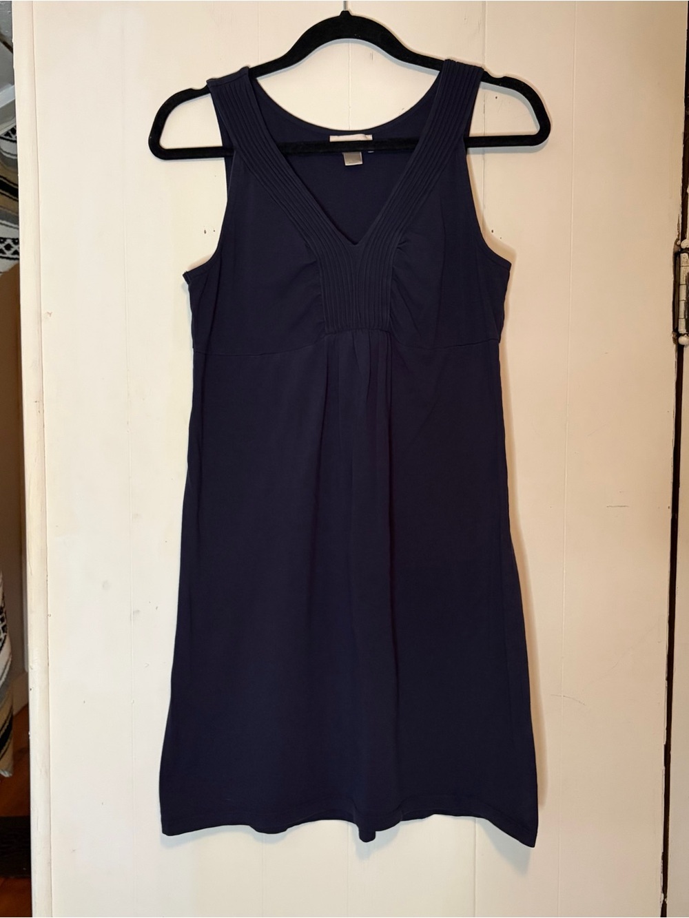 Classic Navy V-Neck Sleeveless Dress size S from the Loft